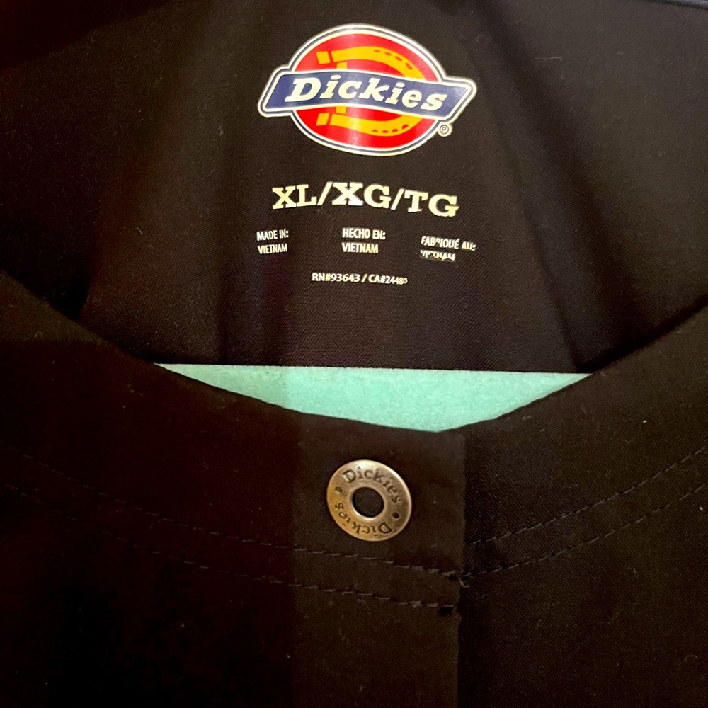 Size  XL Extreme Stretch Dickies Black Scrub Jacket.